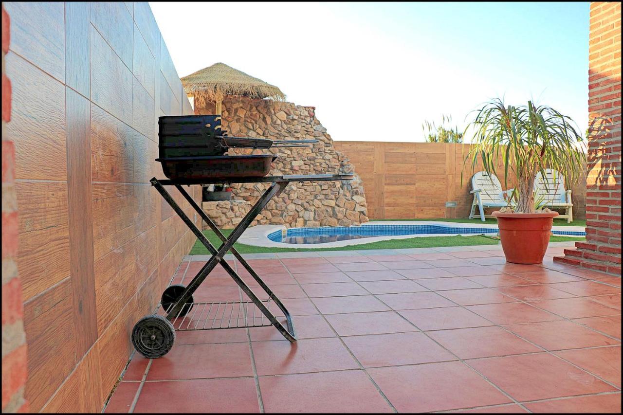 Acogedor chalet con piscina Conil De La Frontera Exterior foto